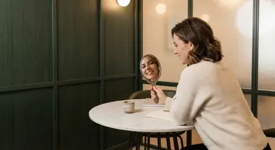 The Discreet Art of Smile Refinement